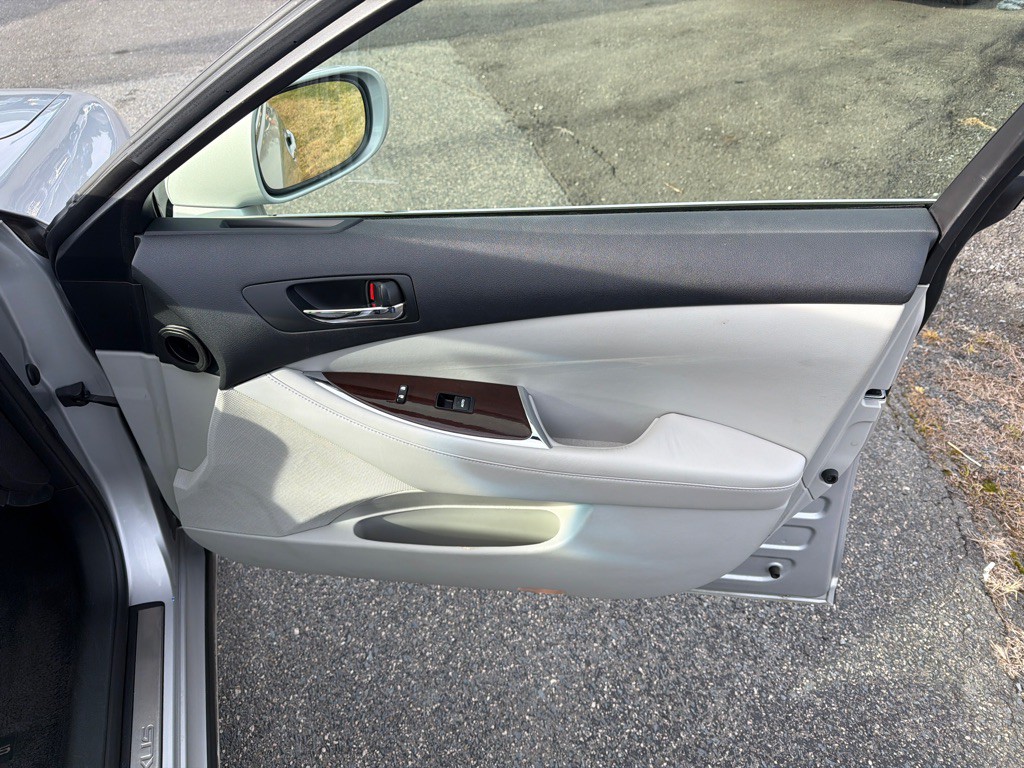 2012 Lexus ES Image 29