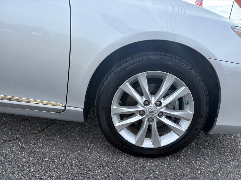 2012 Lexus ES Image 30