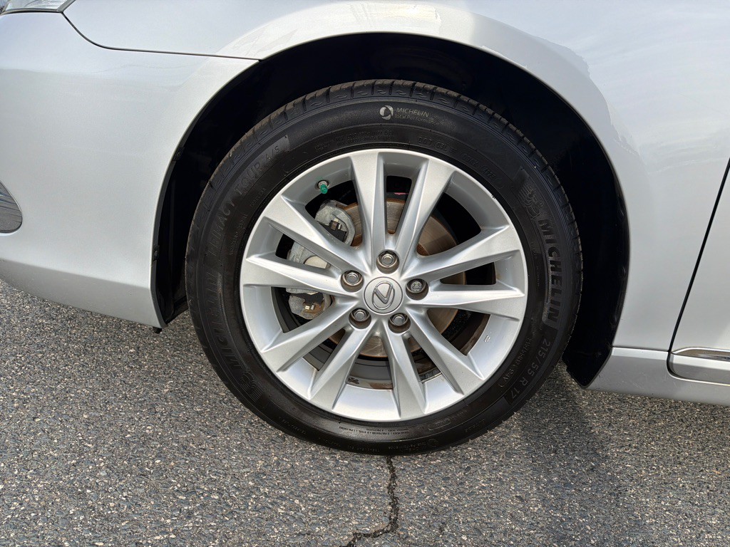 2012 Lexus ES Image 33