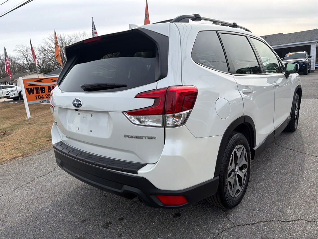 2019 Subaru Forester Image 8