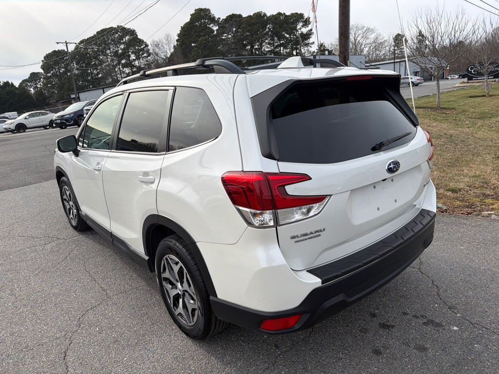 2019 Subaru Forester Image 10