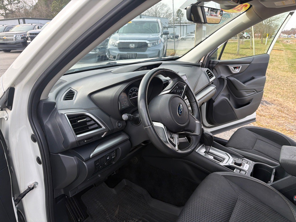 2019 Subaru Forester Image 16