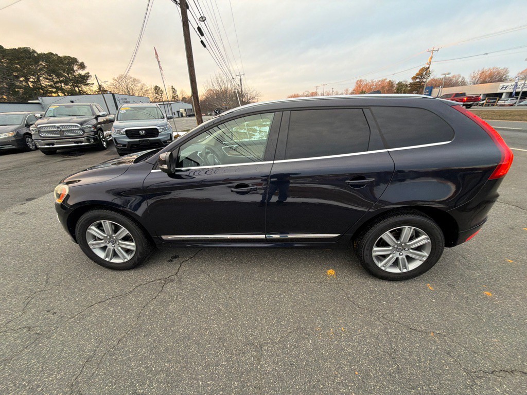 2017 Volvo XC60 Image 14