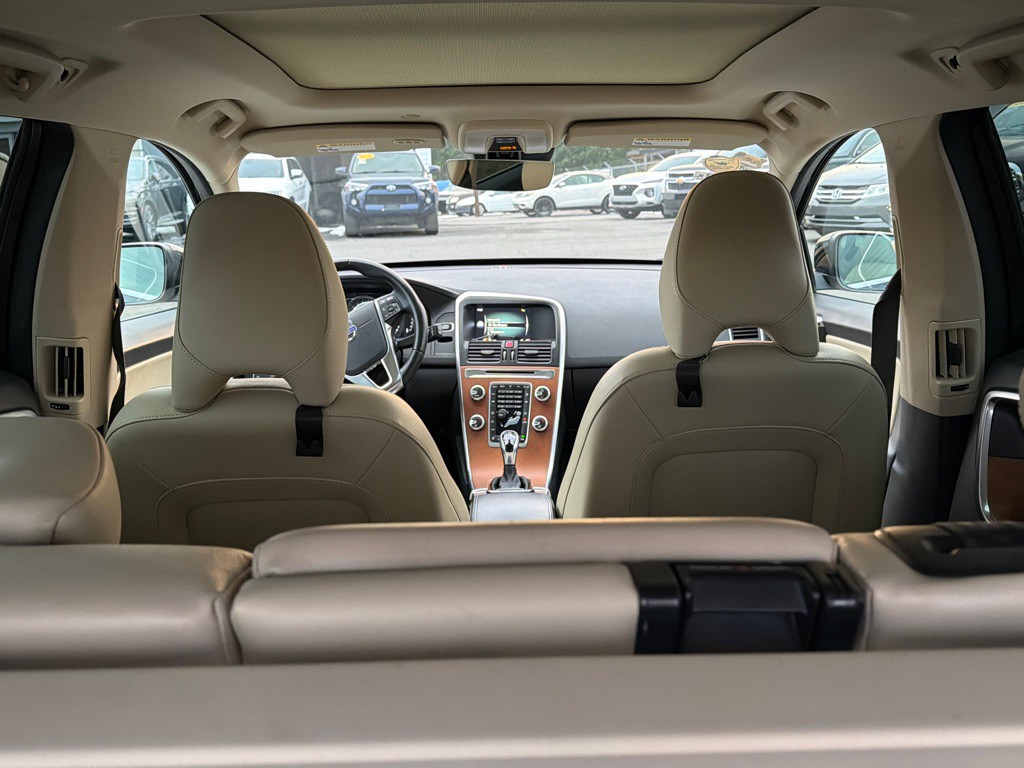 2017 Volvo XC60 Image 15