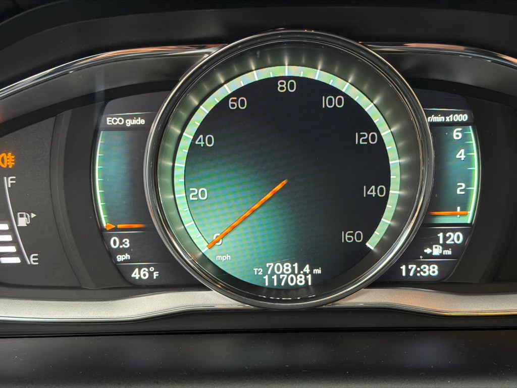 2017 Volvo XC60 Image 18