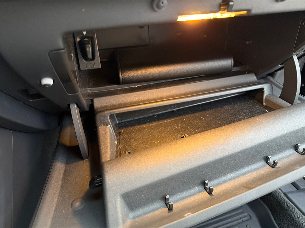 2017 Volvo XC60 Image 25