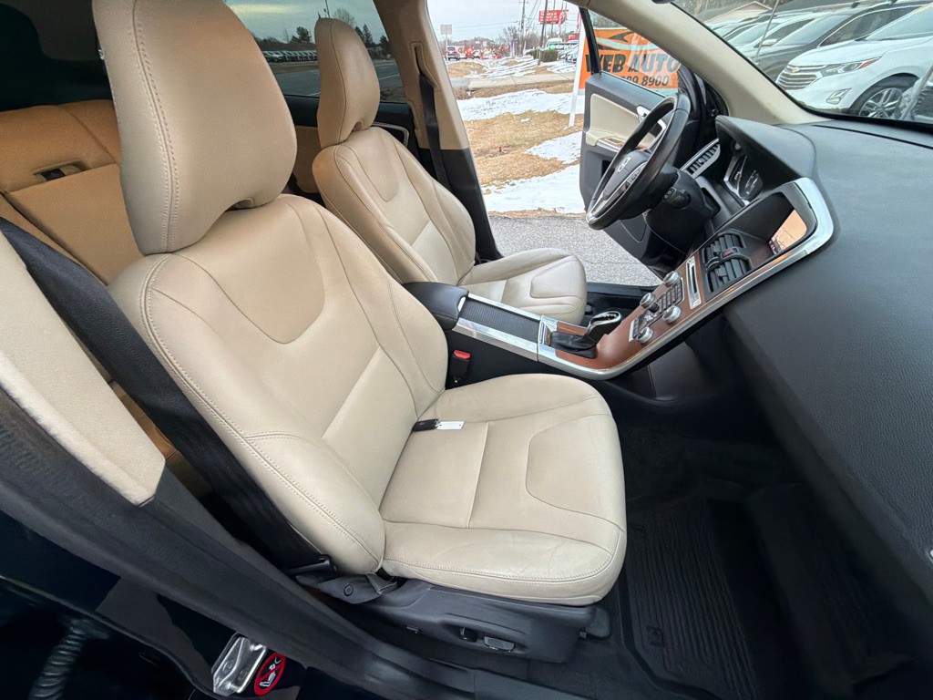 2017 Volvo XC60 Image 27