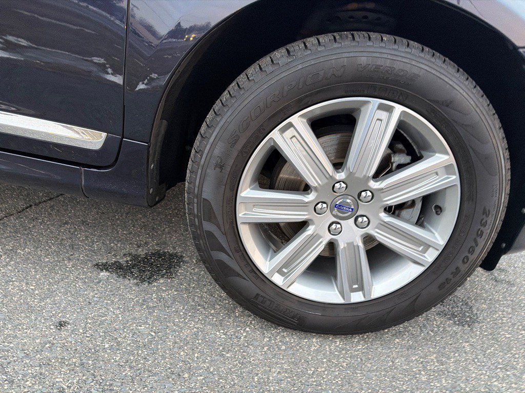 2017 Volvo XC60 Image 36