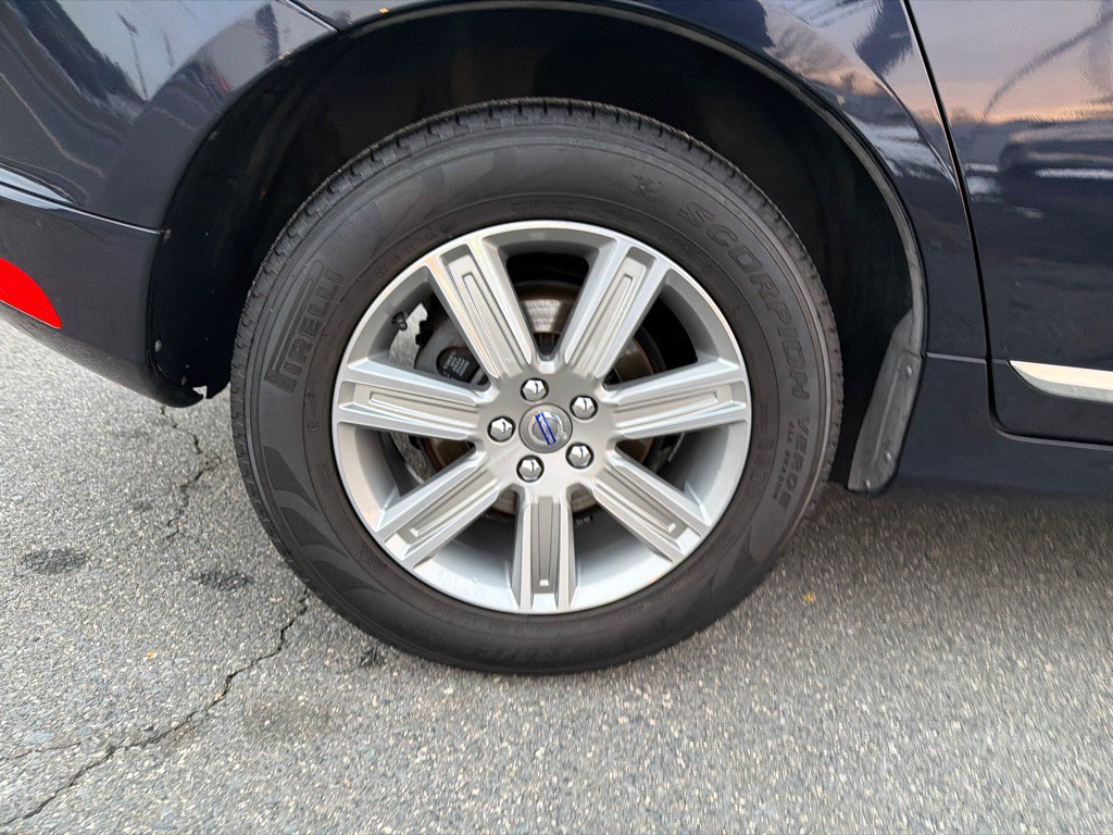 2017 Volvo XC60 Image 37