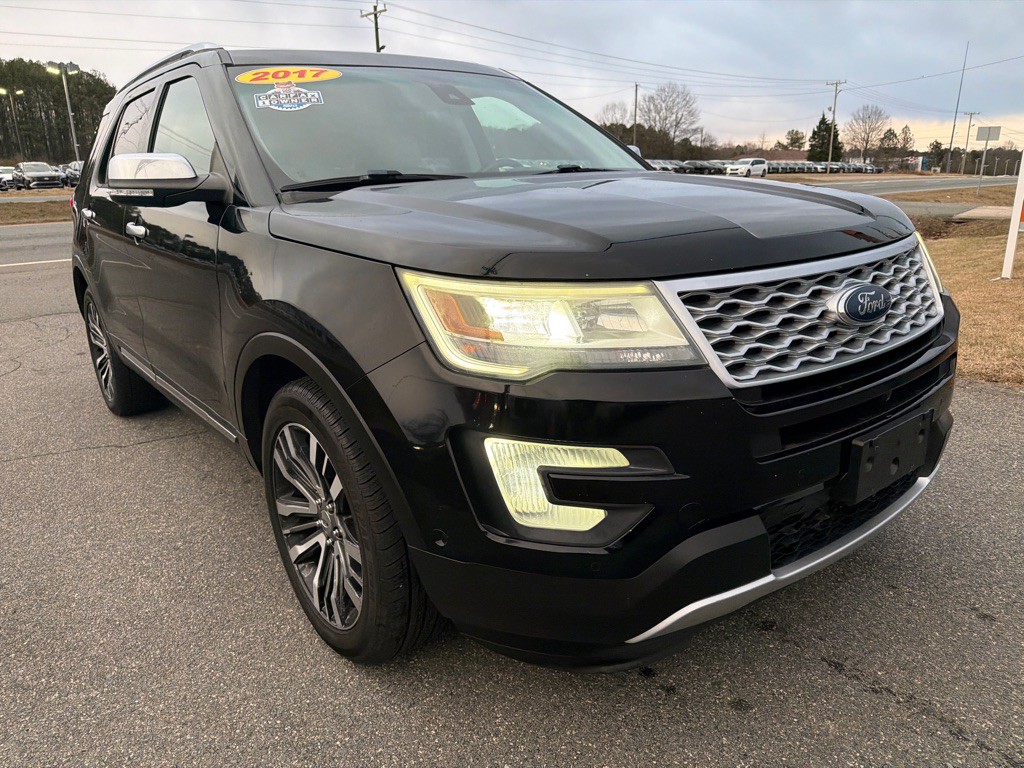 2017 Ford Explorer Image 2