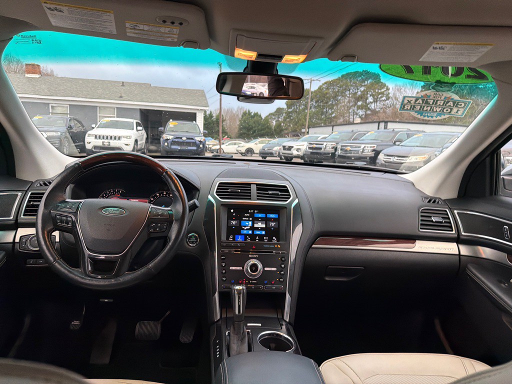 2017 Ford Explorer Image 15