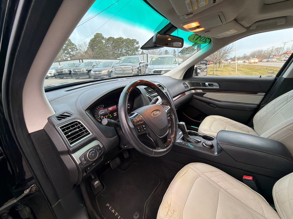 2017 Ford Explorer Image 16