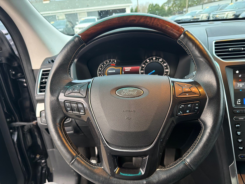 2017 Ford Explorer Image 19