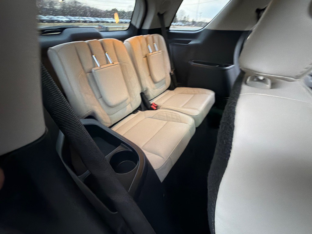 2017 Ford Explorer Image 30