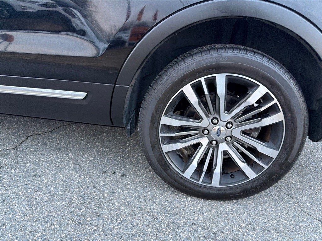 2017 Ford Explorer Image 38