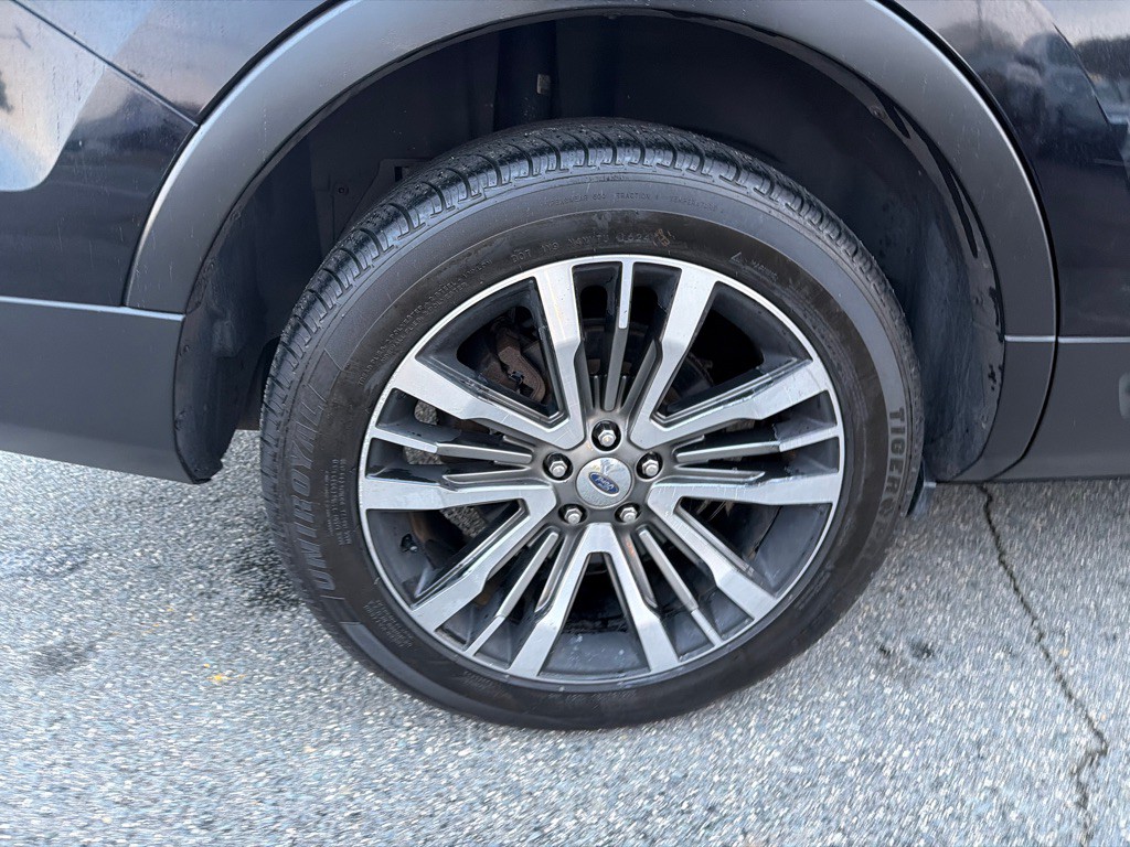 2017 Ford Explorer Image 39