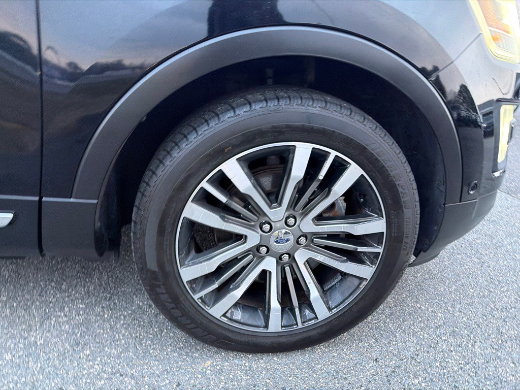 2017 Ford Explorer Image 40