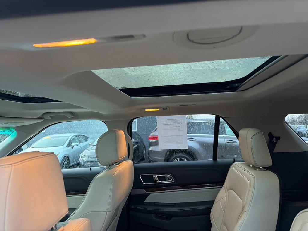 2017 Ford Explorer Image 42