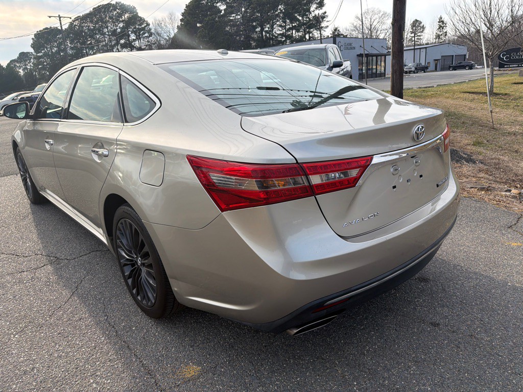 2017 Toyota Avalon Image 6