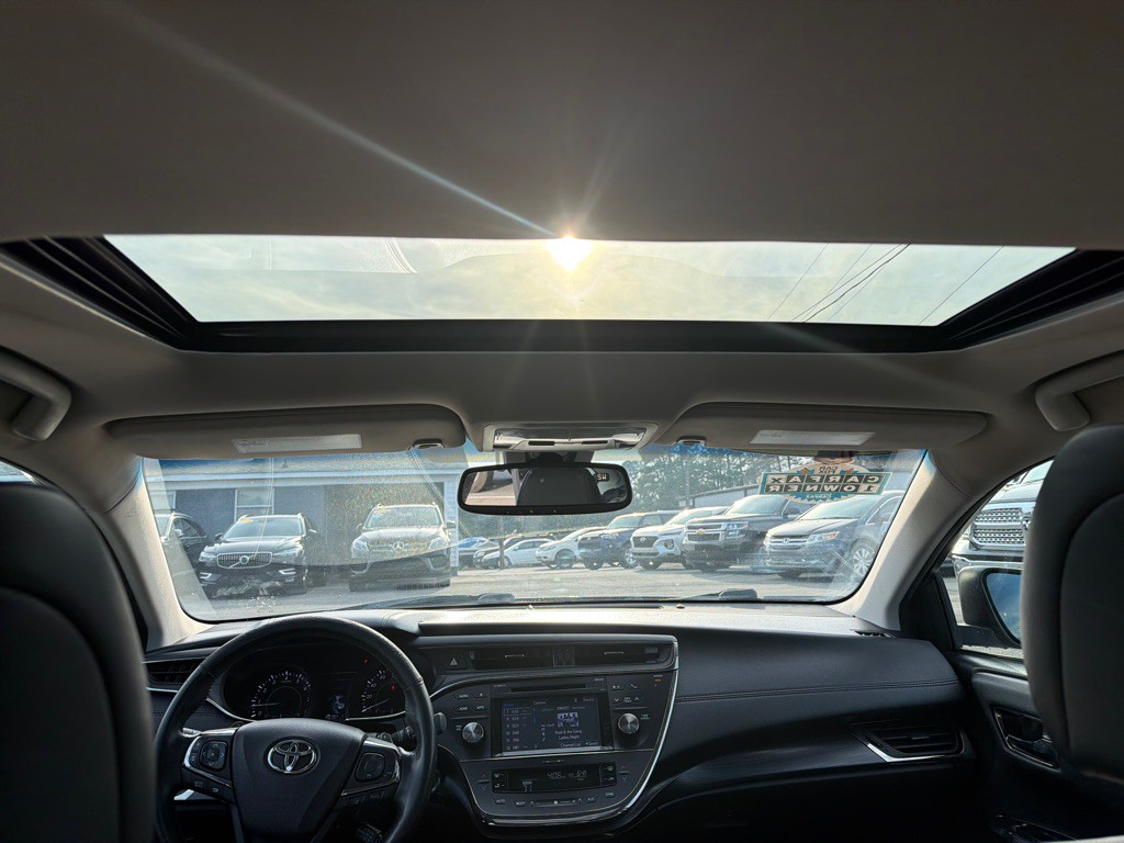 2017 Toyota Avalon Image 12