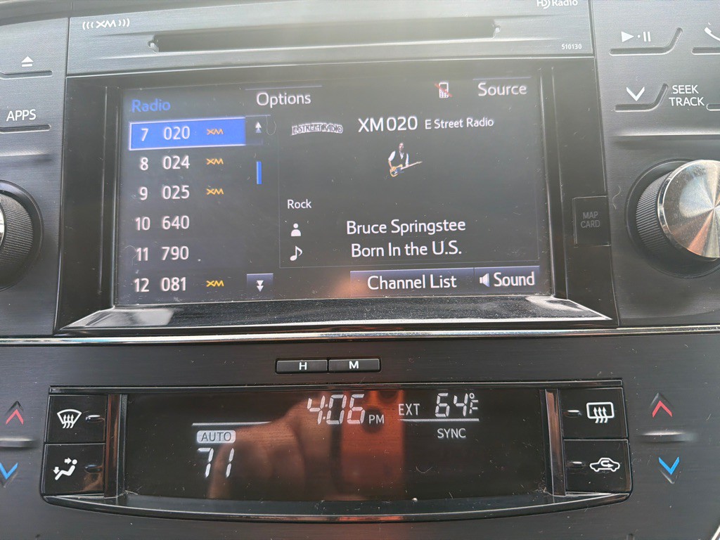 2017 Toyota Avalon Image 15