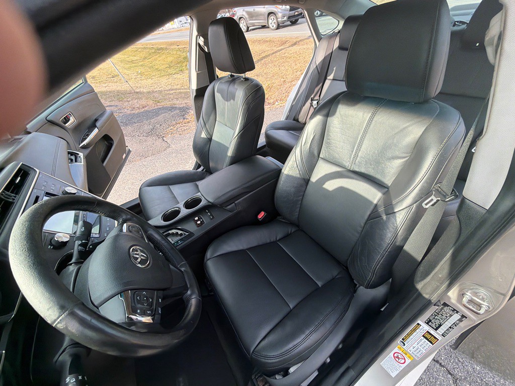 2017 Toyota Avalon Image 26