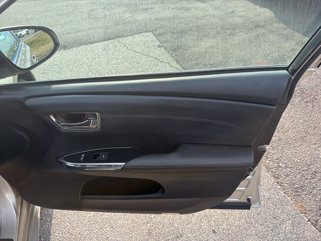 2017 Toyota Avalon Image 30