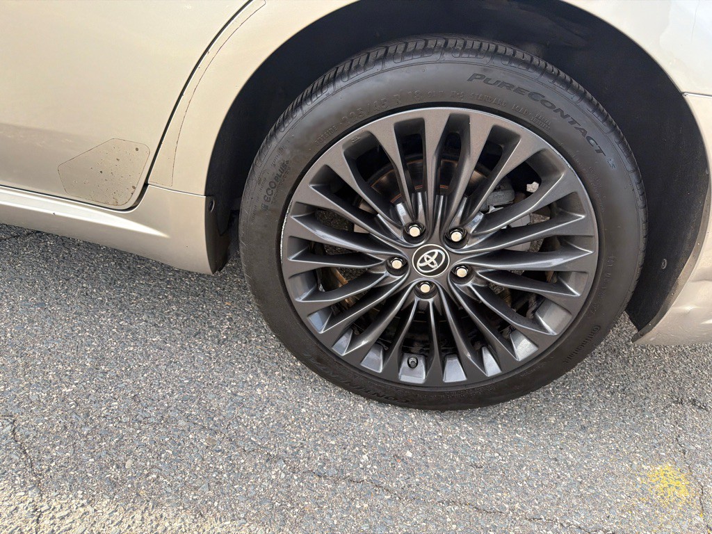 2017 Toyota Avalon Image 33