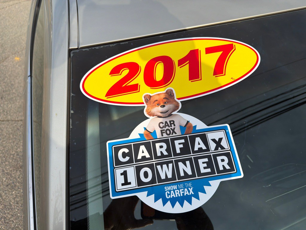 2017 Toyota Avalon Image 36