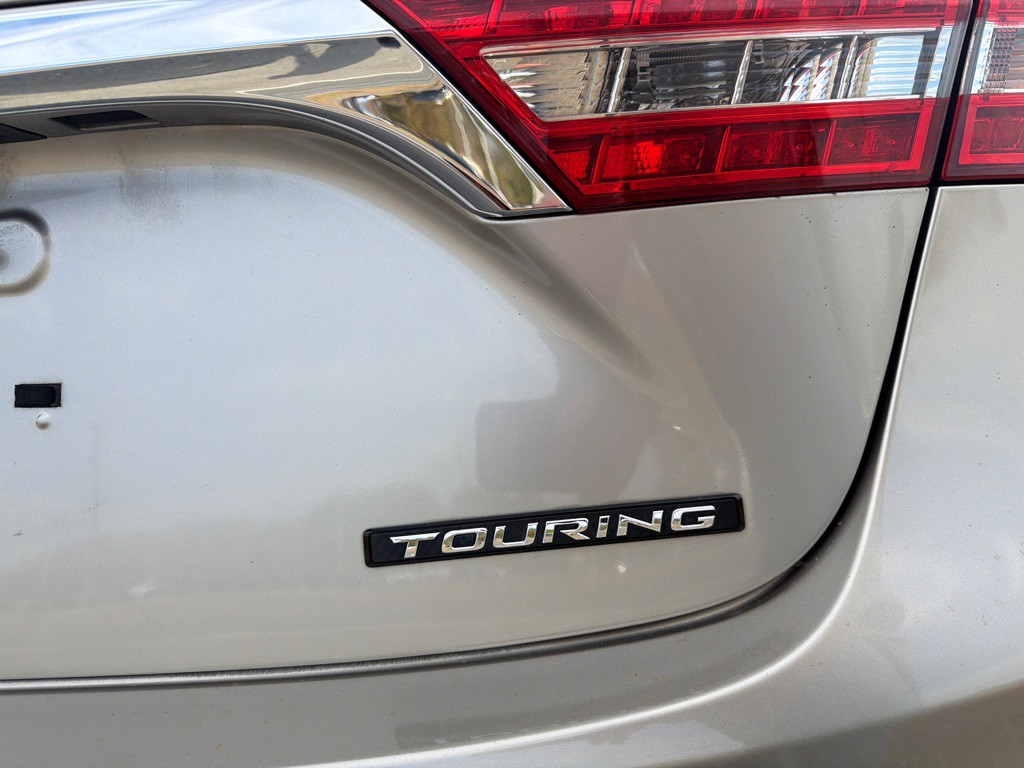 2017 Toyota Avalon Image 37