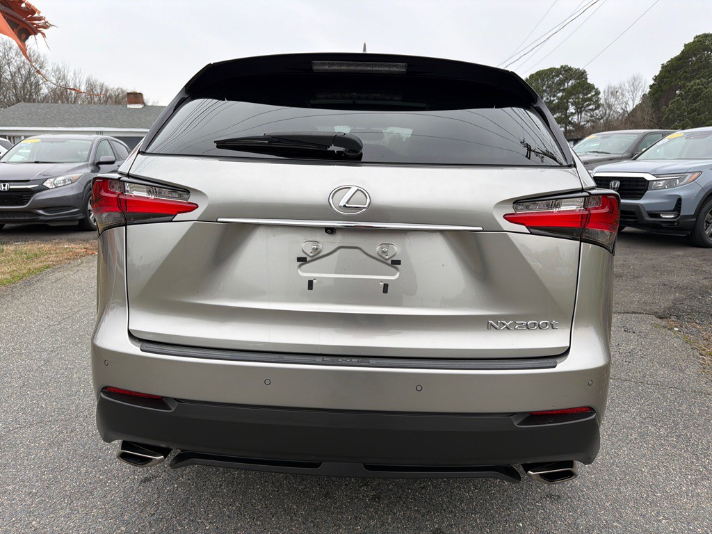 2017 Lexus NX Image 9