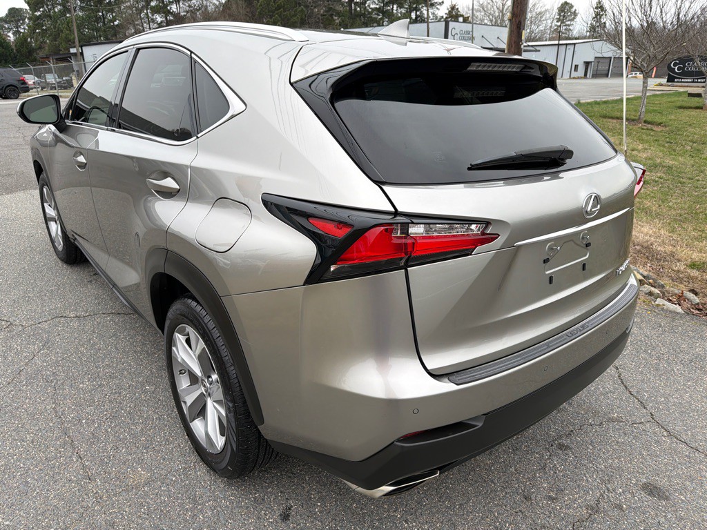 2017 Lexus NX Image 10