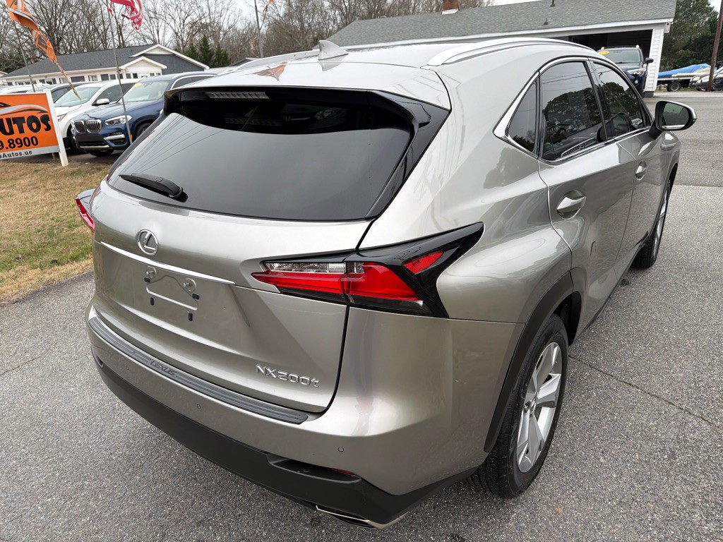 2017 Lexus NX Image 11