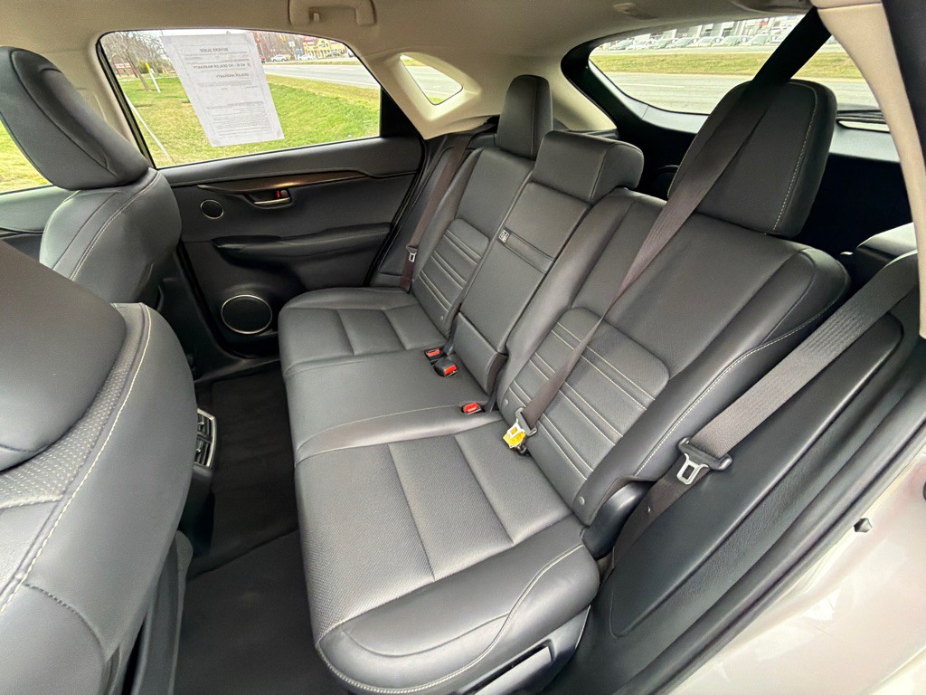 2017 Lexus NX Image 23