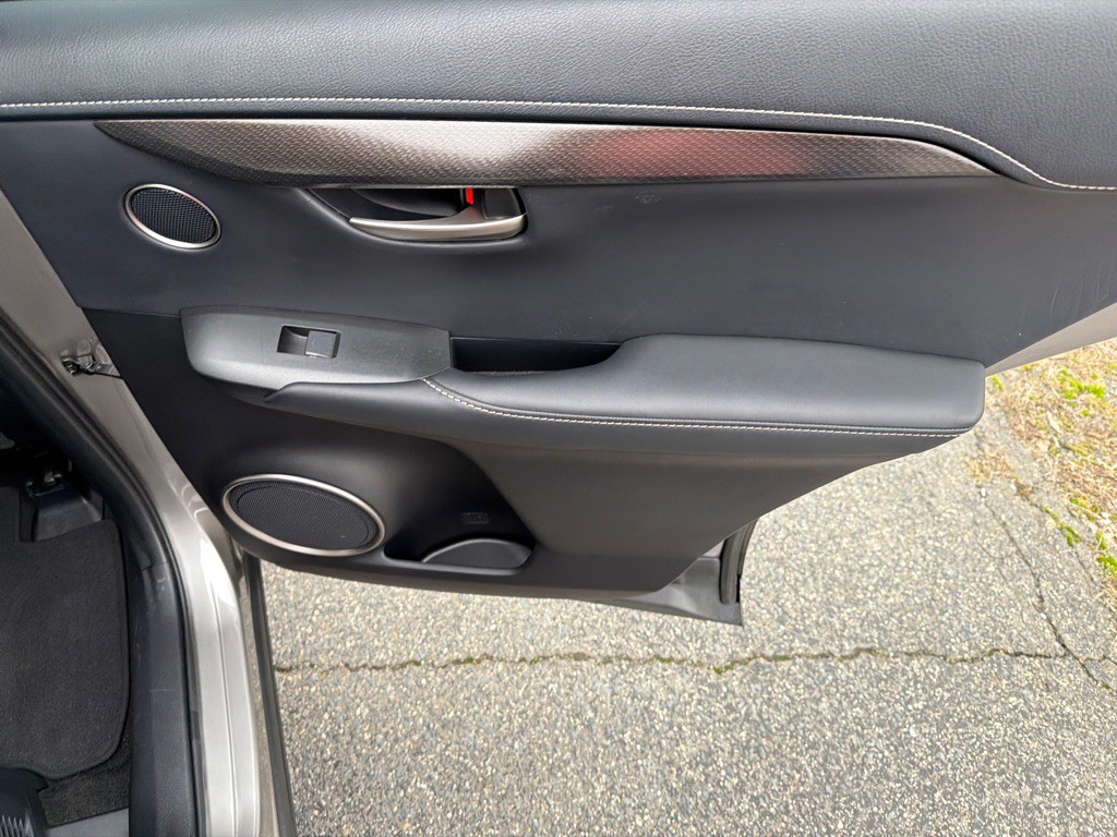 2017 Lexus NX Image 27