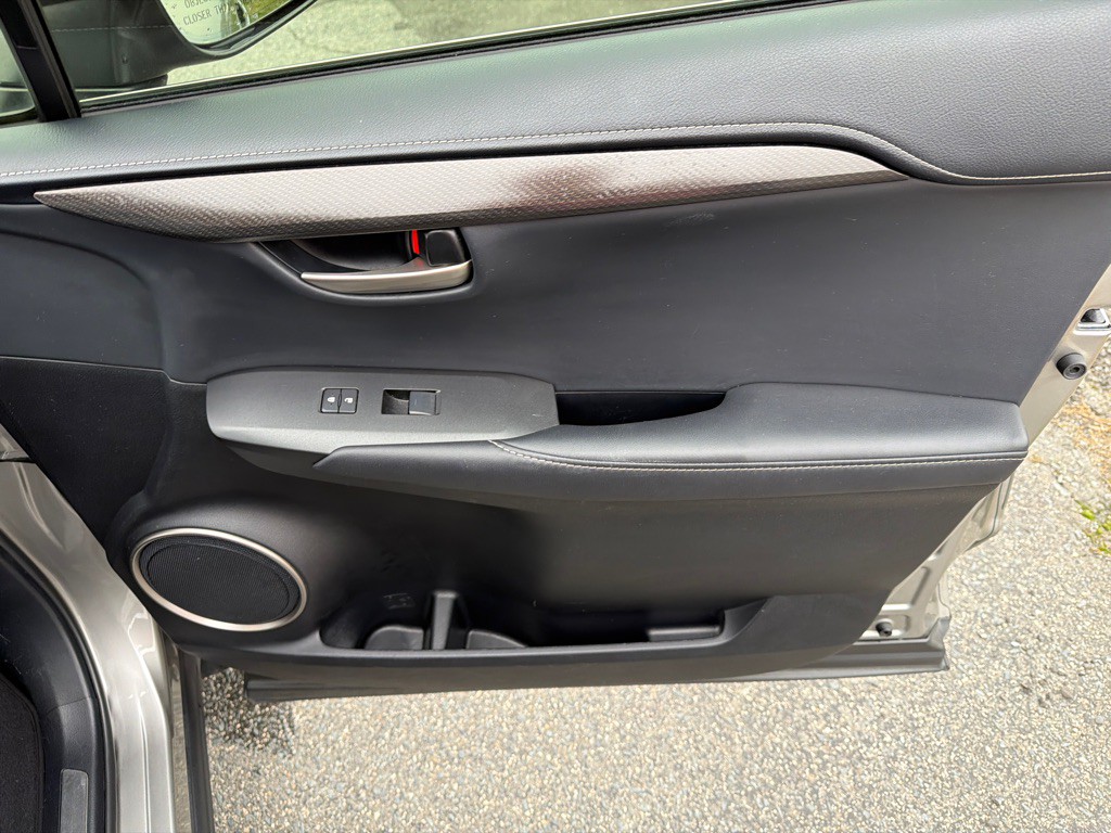 2017 Lexus NX Image 28