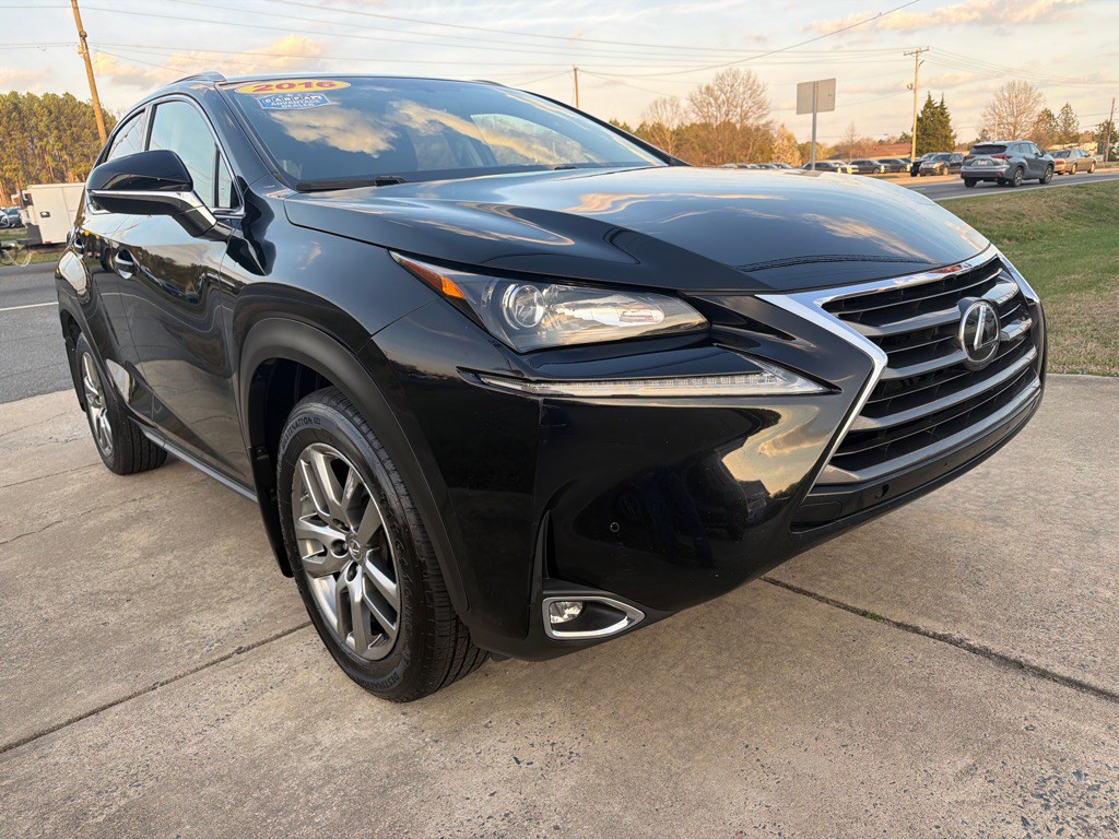 2016 Lexus NX Image 2