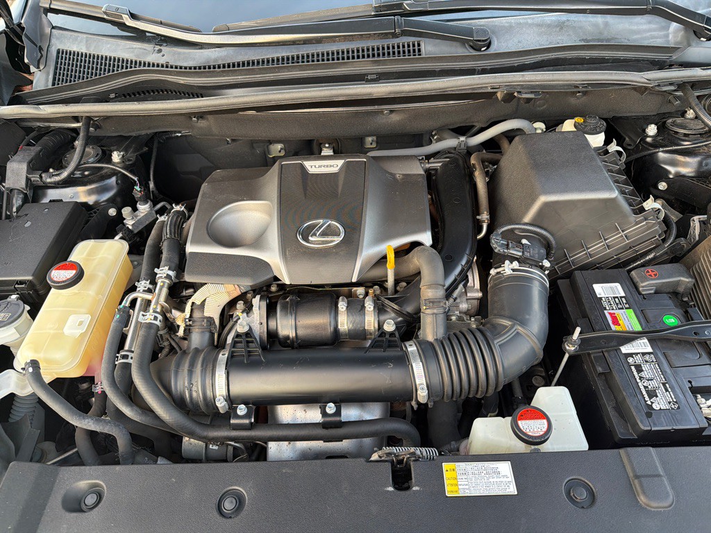 2016 Lexus NX Image 33