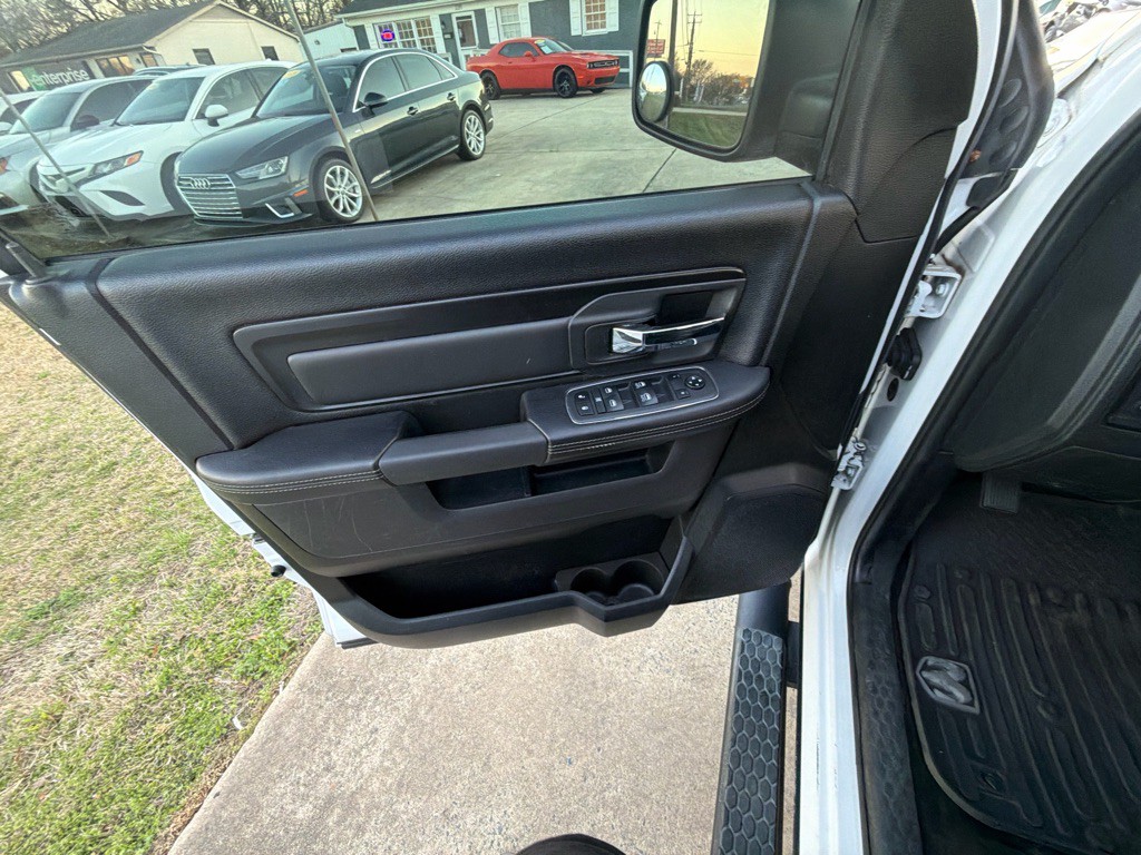 2017 RAM 1500 Image 30