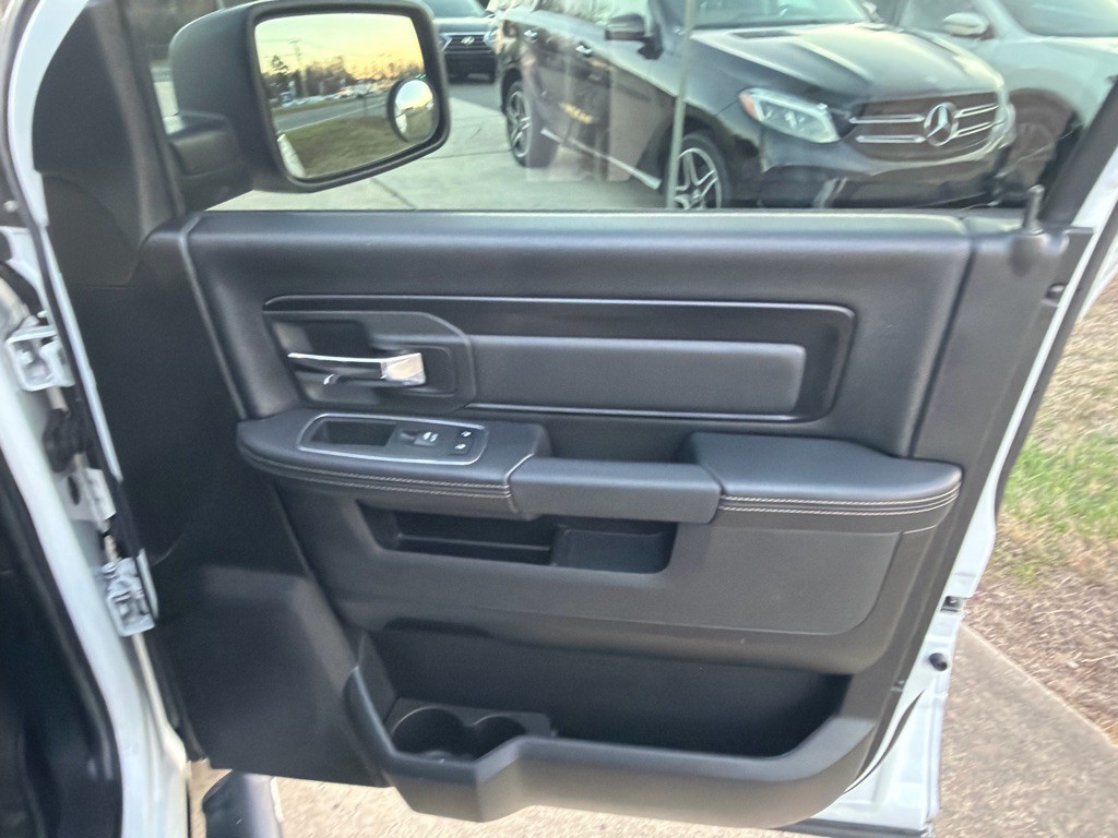 2017 RAM 1500 Image 33