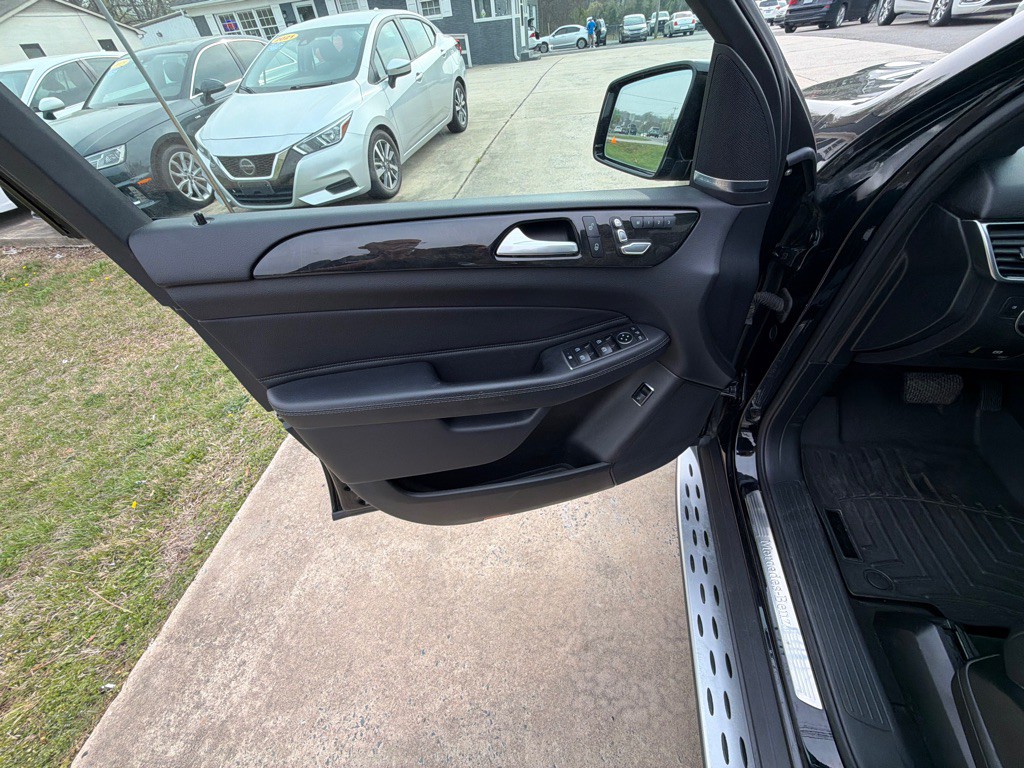 2017 Mercedes-Benz GLE-Class Image 35