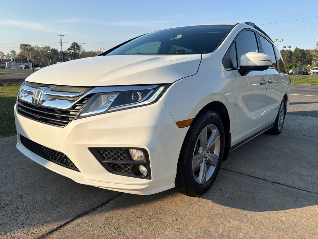 2018 Honda Odyssey Image 1