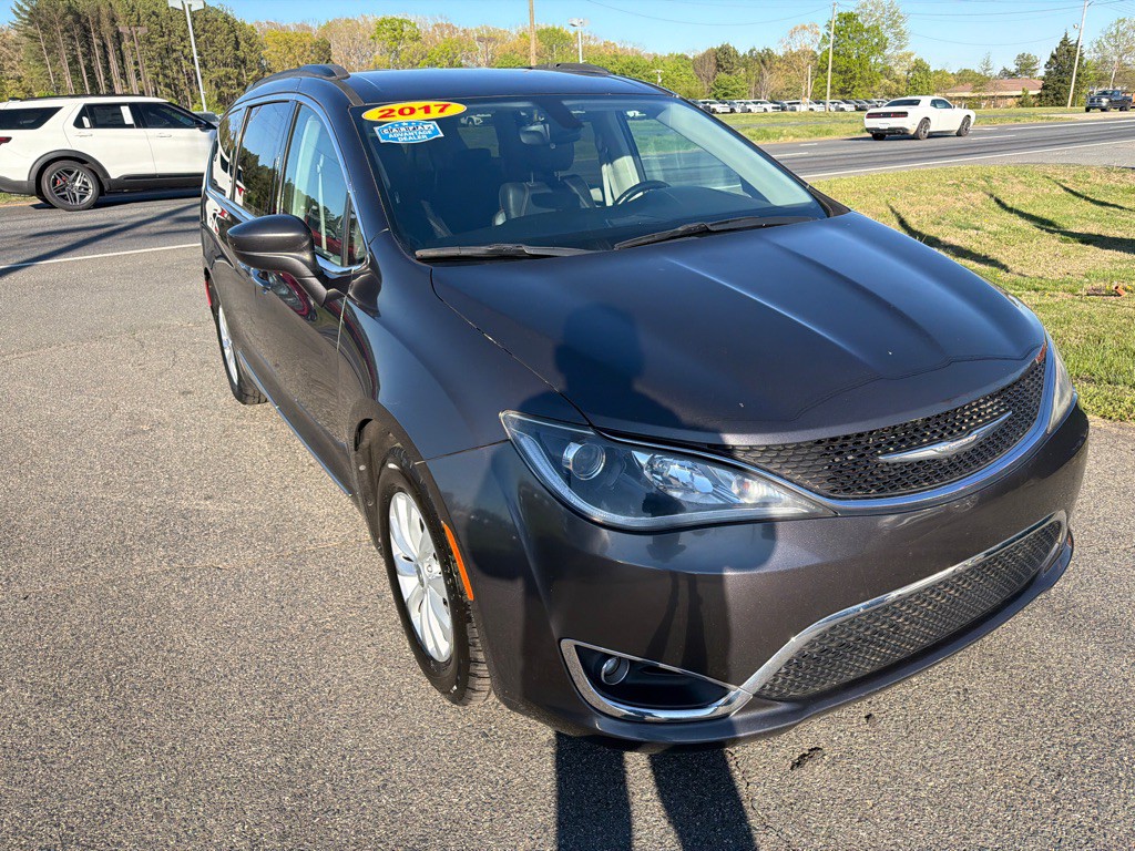 2017 Chrysler Pacifica Image 5