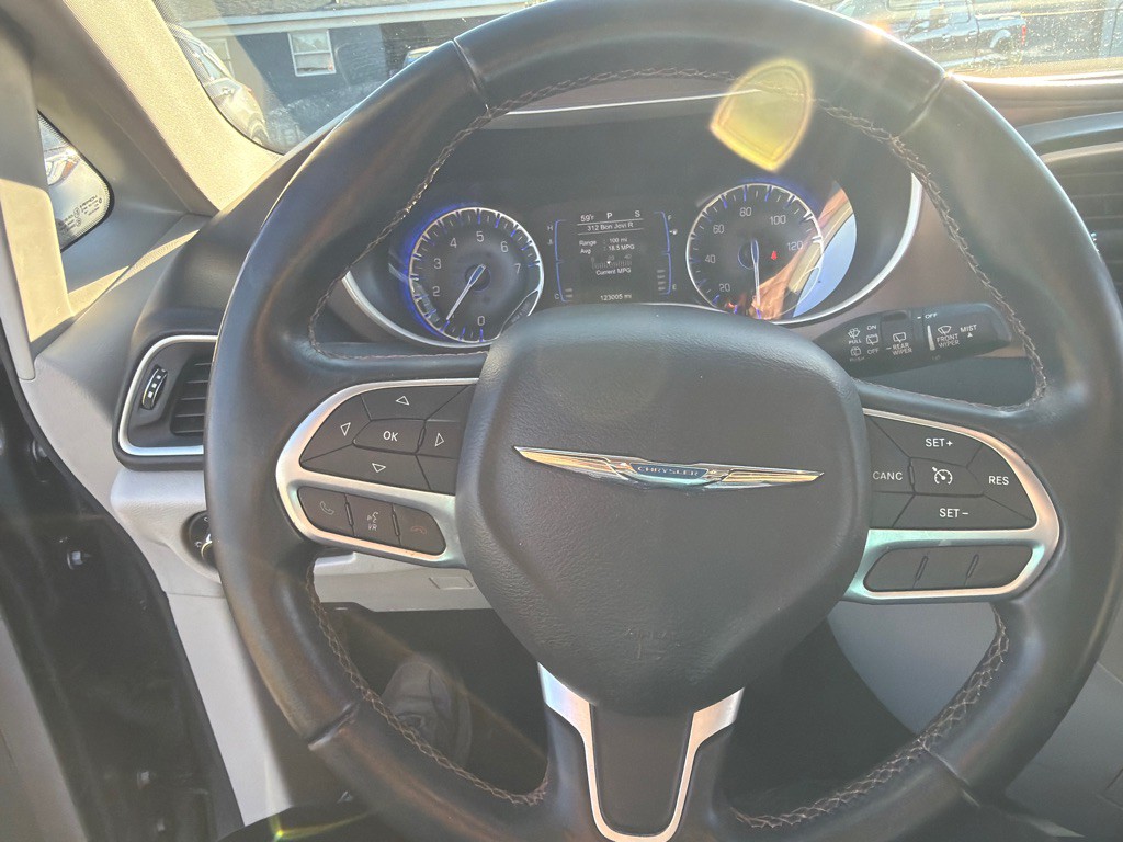 2017 Chrysler Pacifica Image 19