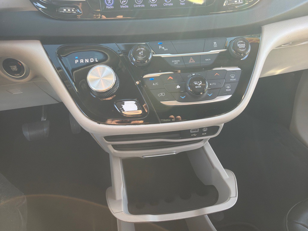2017 Chrysler Pacifica Image 22