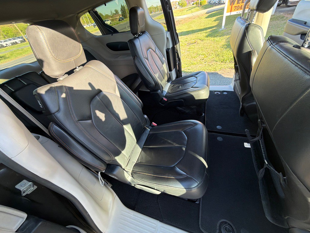 2017 Chrysler Pacifica Image 29