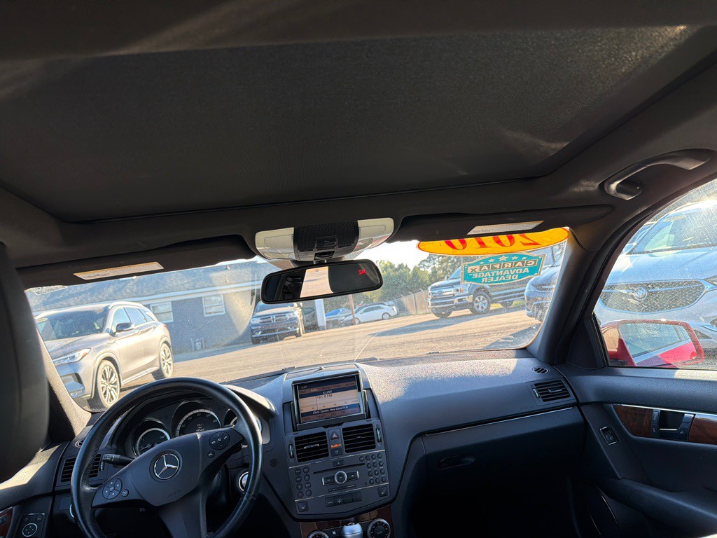 2010 Mercedes-Benz C-Class Image 16