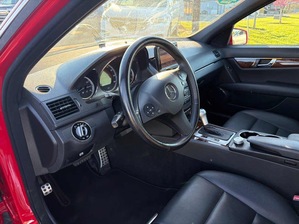 2010 Mercedes-Benz C-Class Image 17