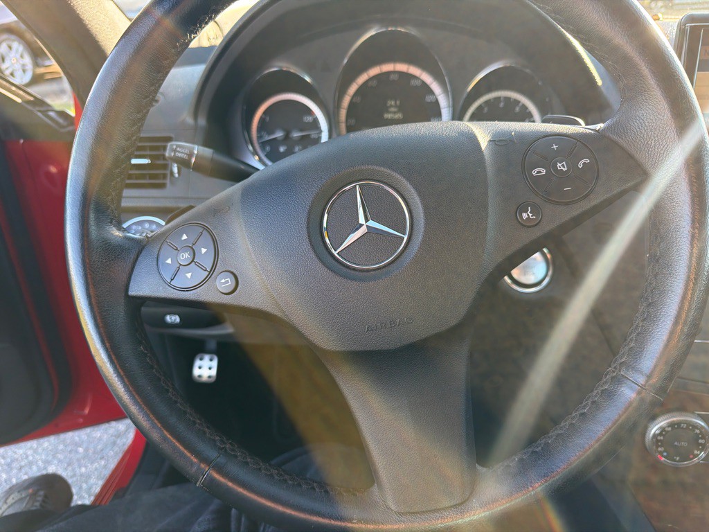 2010 Mercedes-Benz C-Class Image 20