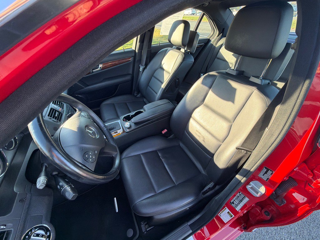 2010 Mercedes-Benz C-Class Image 26